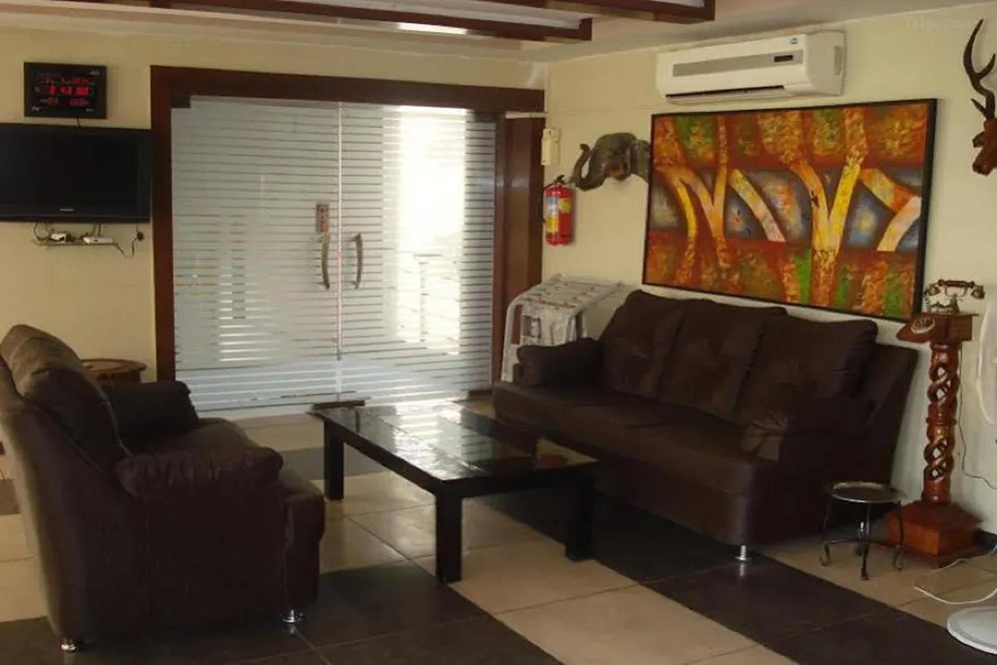 Hotel Shailly Inn Ahmedabad Esterno foto