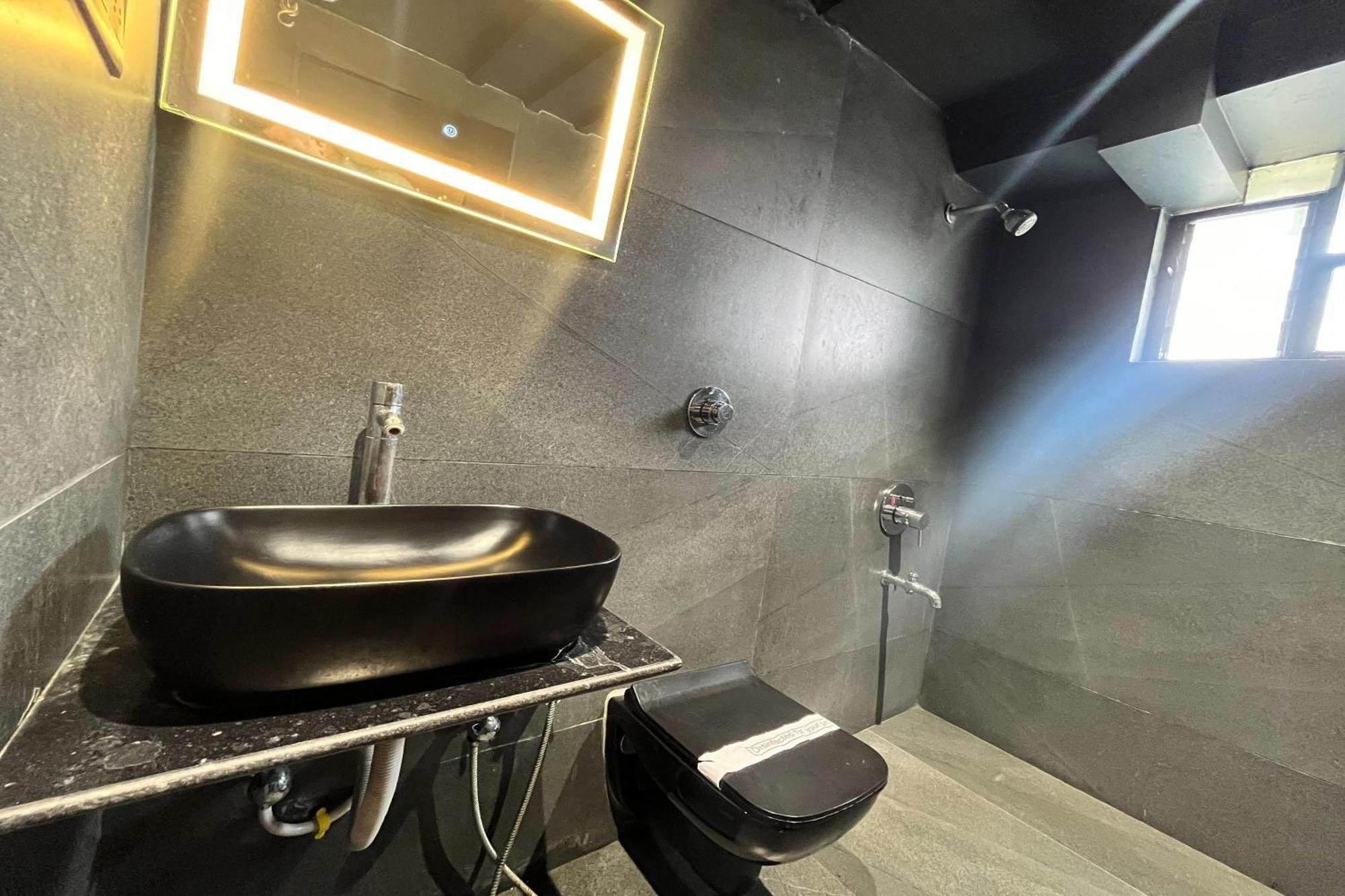 Hotel Shailly Inn Ahmedabad Esterno foto